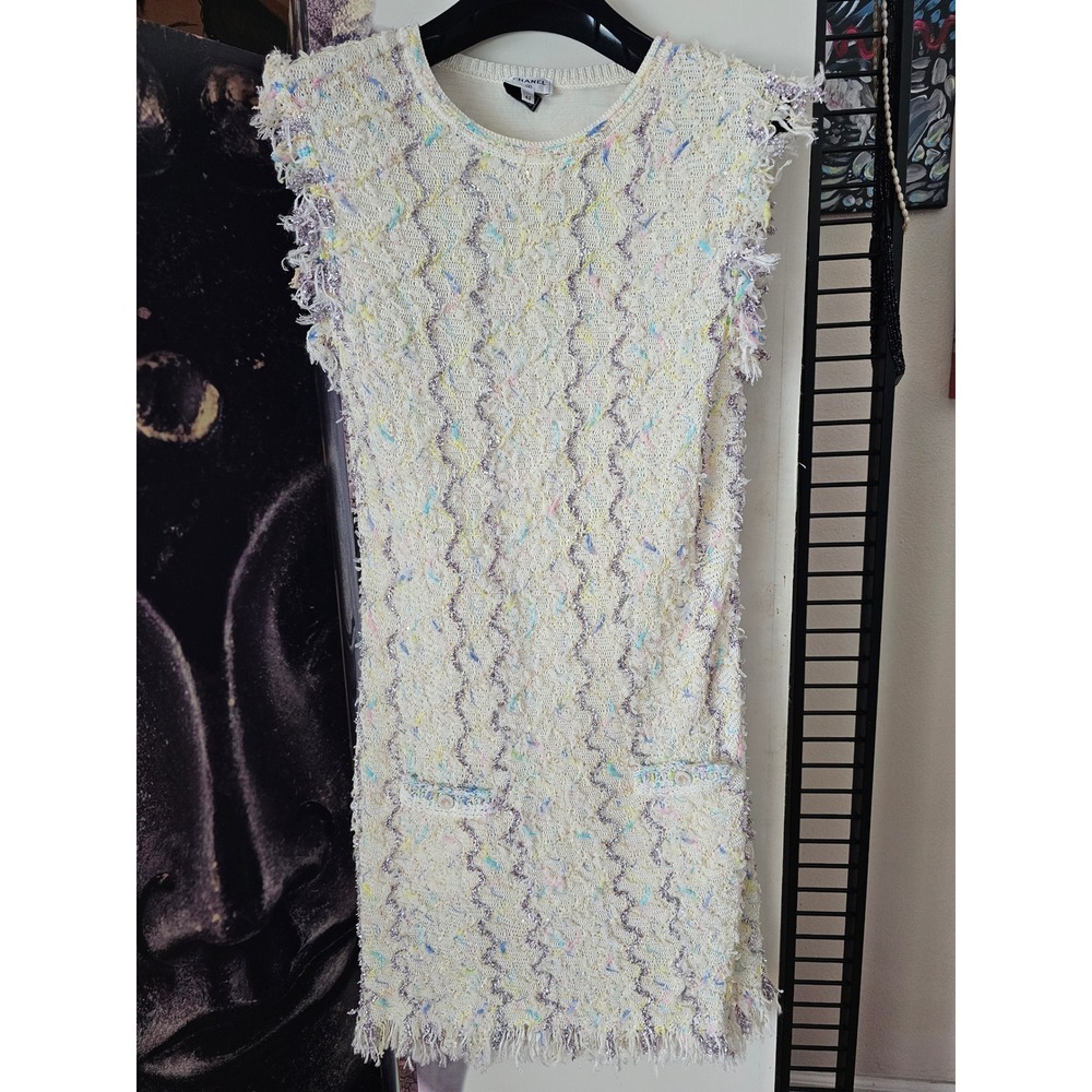 Chanel Cream Sleeveless Fringe Sequin Trim 2022 Shift Dress Size 42 TP01